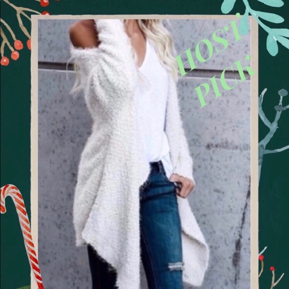 HOST PICK BEST IN Boutique5 🌟RATED White sweater - Picture 2 of 4